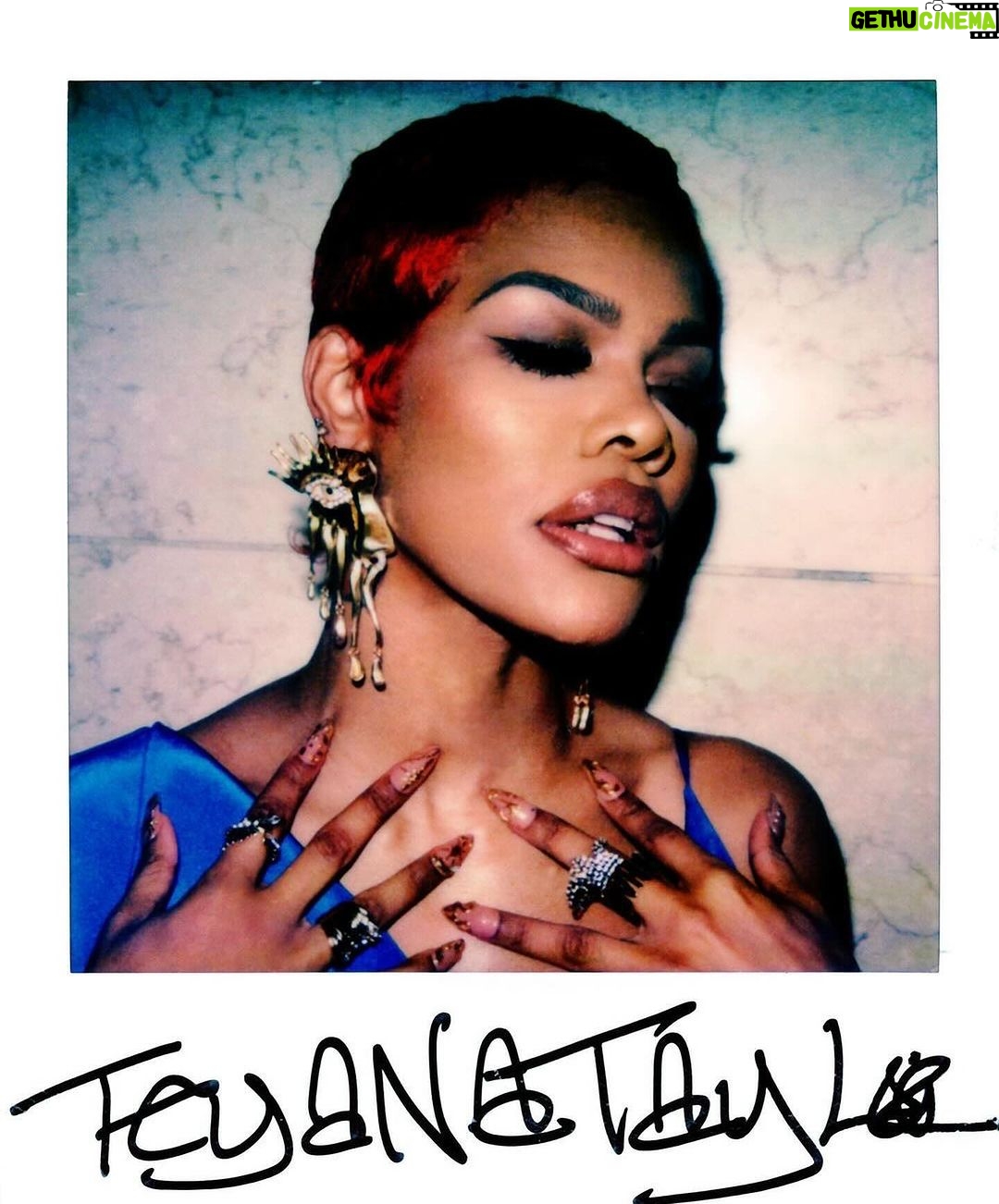 Teyana Taylor Instagram - I want to send a special thank you @nbrfilm for a night I will never forget. 💫Thank you bestowing this amazing honor upon me. I'm beyond touched and so, so grateful to have received the “Breakthrough Performance” Award! Thank you for seeing me and believing in me! 🌹 To my sister @avrockwell you are truly a gem. Thank you for your beautiful message, and thank you for YOU. This has been an amazing journey with you, and I’m happy we get to share these moments together! 🌹 A journey of walking “A Thousand And One” miles starts with a single step... To my village that helped me SHOW UP for INEZ. Let me start this by thanking my God Almighty, because through him all things are possible 🙏🏾 AV ROCKWELL, LENA, RISHI of Hillman Grad, MY BEAUTIFUL BABY GIRLS, MY PARENTS, EDDIE & JULIE of SIGHT UNSEEN, FOCUS FEATURES, the AMAZING CAST & CREW, the entire production staff. MY WME Family, THE AUNTIES & my whole support system! There would be no Inez without y'all. ❤️ Again, Thank you @nbrfilm for this amazing honor! 📸: @gettyimages @thehapablonde @andrewtess @nbrfilm