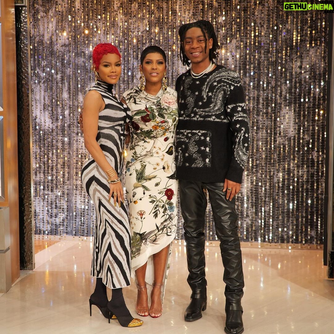 Teyana Taylor Instagram - Thank you @tamronhall @tamronhallshow for the warm & raw love, tears of joy, laughs and fun yesterday with my brother @rj_cyler & castmate!! A time was had! ๐น Check out The @bookofclarence out Jan 12th ๐๐พ ๐ธ: @kvnhrtlss