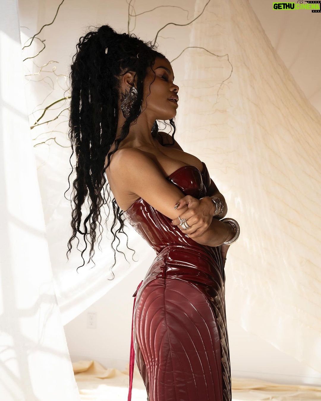Teyana Taylor Instagram - Honored to be this months covah mothaaaaa for @blancmagazine 🧡 Photography - Djeneba Aduayom Creative Direction & Styling - Oliver Vaughn Hair - Brooke Jasmyn Makeup - Yeika Olivia Nails - Tiffany Everett Set Design - Alexa Polanco Production - Morison Group Lighting Designer - Austin Deats Photo Assistant - Tutu Lee Fashion Assistants - Sophia Nieser, Myonne Stenhouse, Ashley Amway, Eden Ann Anderson, Nigel Clark Set Design Assistant - Dean Savanah