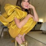 Thalía Instagram - Hola bellezas, cómo están? Ando trabajando en varias cositas para ustedes, me emociona mucho todo lo que viene! Gracias por todo el amor que siempre me brindan, los amo! 💋💛 T.