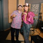 Thalía Instagram - Ayy que bien la pasamos anoche!!! 🐴🩷 Gracias @jimmyhumilde.rh por aventarte conmigo en esta nueva aventura! 🙏🏼 ESTA MEDIANOCHE 🚀 #BebéPerdón