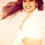 Thalía Instagram - A ver si recuerdan… ¿Saben de qué años son estas fotos? 🤭🖤 PD: Les dejé un regalito en mi canal de YouTube. LINK EN STORIES. 👀🫶🏻