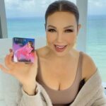 Thalía Instagram - 💖 GIVEAWAY Tú puedes ser una de las primeras en tener la nueva Fragancia de @Thalia y Arabela ¡Participa y Gana! ¿Quieres saber cómo? Es muy fácil participar, solo tienes que seguir estos pasos: 1.Sigue las cuentas de @thalia y @arabelamexicooficial. 2.Dale like a esta publicación y compártela en tus historias. 3.En los comentarios etiqueta a 1 amig@ y agrega los #ThaliaxArabela y #CelebraConArabela. Tendremos 5 ganadores, comenta las veces que quieras y así tienes más probabilidades de ganar en nuestro sorteo. ➡Tienes hasta el martes 12 de septiembre de 2023 a las 12:00 pm (hora CDMX) para participar, si cumples con todos los requisitos entrarás al sorteo. 📌Dinámica válida solo en México. 📌 L@s 5 ganador@s se obtendrán por sorteo y l@s daremos a conocer el próximo miércoles 13 de septiembre de 2023 en nuestras historias. 📌 El seguimiento a los ganadores se realizará por DM. 📌 Esta dinámica es ajena a Instagram. 📌Consulta las bases completas en el link: https://bit.ly/BasesGiveawayCelebraJuntoaThalia Importante. Ésta es la única cuenta oficial de Instagram por la cual te contactaremos en caso de resultar ganador de esta dinámica. . . . #ArabelaMéxico #Dinámica #Giveaway #ThaliaxArabela #ThaliaSodi #Thaliacare