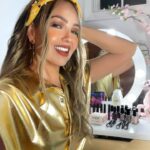Thalía Instagram - 📣 ¡Tenemos un increíble Giveaway! ✨Brilla como una celebridad✨ prepárate para lucir hermosa en Navidad y Año Nuevo 🎄🎊 Tú puedes ser una de las 5 ganadoras de un súper Kit con los productos de la línea de Thalia y Arabela* 🎁 Es muy fácil participar, solo sigue estos pasos👇: 1.Sigue mis redes sociales (FB:@ArabelaMexico y IG:@arabelamexicooficial) 2.Dale like a esta publicación y compártela en tus historias 3.En los comentarios de este mismo post escribe qué es lo que más te gusta de esta temporada decembrina. 4.En ese mismo comentario etiqueta a un amig@ y agrega el #CelebraConArabela. ➡Tienes hasta el domingo 17 de diciembre de 2023 a las 11:59 pm para participar. 📌 Dinámica válida solo para México. 📌 Para participar en el sorteo solo se te tomará en cuenta si cumples con todos los requisitos. 📌 L@s ganador@s se obtendrán por sorteo y l@s daremos a conocer el lunes 18 de diciembre de 2023 en nuestras historias. 📌 Solo podrás participar en la dinámica de una red social (Facebook o Instagram). 📌 *Productos sujetos a disponibilidad. 📌 Esta dinámica es ajena a Instagram. Importante. Esta es la única cuenta oficial de Instagram por la cual te contactaremos en caso de resultar ganador de alguna dinámica. . . . #ArabelaMéxico #Dinámica #Giveaway #ThaliaxArabela #Maquillaje