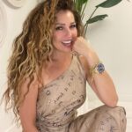 Thalía Instagram - Felicidad absoluta, llena de agradecimiento 🙏🏼Feeling HAPPY celebrating life!
