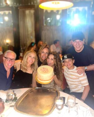 Thalía Instagram - Happy bday to me🥰🙏🏼