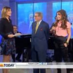 Thalía Instagram – En el camino de la música hay momentos que no se olvidan jamás, hace más de una década fui invitada a participar en el álbum de estudio “Viva Duets” junto a este gran artista de la música Estadounidense, el señorón @itstonybennett. Un proyecto musical hermoso, que celebra la vida de un ícono de la música que inició su historia musical hace más de 8 décadas atrás. 

Durante la grabación de la canción “The Way You Look Tonight” uno de sus más grandes clásicos, viví hermosos momentos al lado de este maestro de maestros, que atesoraré en mi corazón. Aunque hoy nos embarga la tristeza de su partida nos alegramos enormemente por sus gigantes aportes a la música, pero sobre todo agradezco a Dios la bendición de haber podido compartir junto a él, uno de mis lugares más amados, el escenario. 

Vuela alto Tony, mientras aquí nosotros seguiremos escuchando el regalo de tu voz, yo imagino que tu alma está cantando libre en tu nuevo destino.