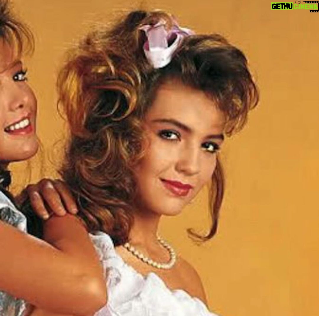 ThalΓa Instagram - Antes de que fuera un trend, ya yo era #coquette πππππ©·π©· #Thalia