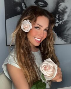 Thalía Instagram - Rosalinda, eres tú? 👀🤍🌹
