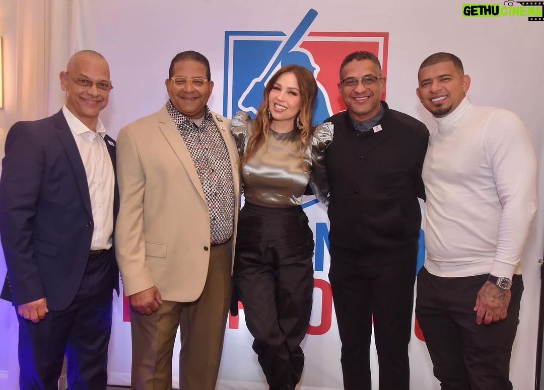 Thalía Instagram - Muchas gracias @pitchinforpr por incluirme en esta noble iniciativa, destinada a recaudar fondos y construir espacios en Puerto Rico donde los niños puedan disfrutar del béisbol y desarrollarse en este deporte de manera segura. 🙏🏼 Como madre de dos adolescentes, creo firmemente en la importancia de respaldar a los jóvenes y brindarles oportunidades para un crecimiento sano. Gracias @eduardoescobar5 por creer en esta iniciativa e invitar a tus colegas. Felicidades a los organizadores. ✨ ¡Suerte en este proyecto!