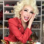 Thalía Instagram - Like a virgin 💋💋💋
