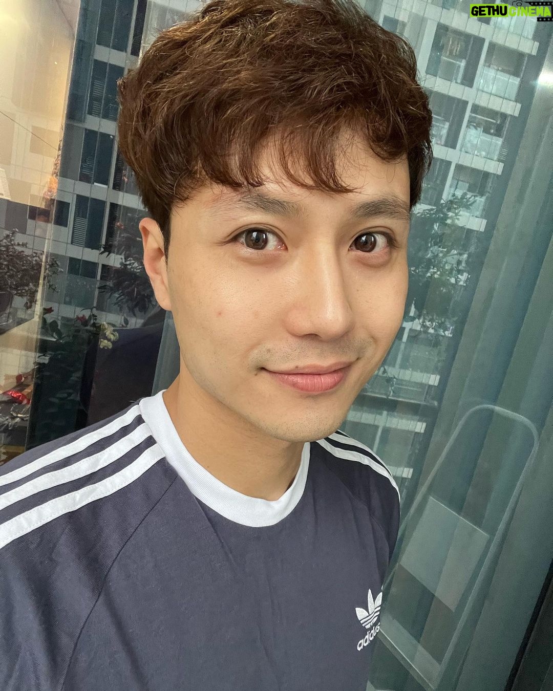 Thanh Sơn Instagram - Nhân ngày nói dối up hình giao diện gốc luôn nàyy 😂😂😂