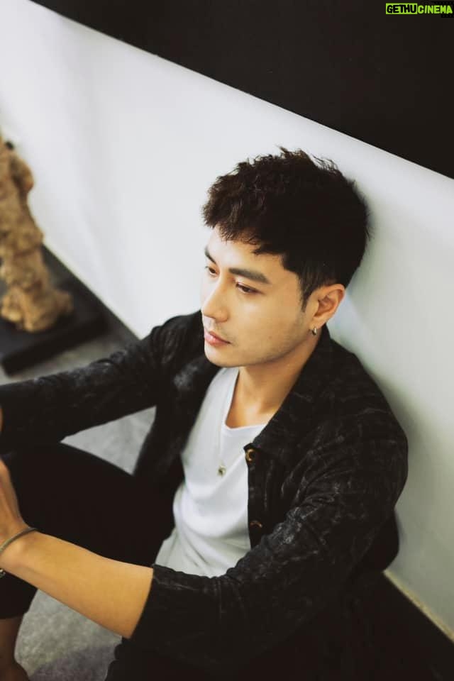 Thanh Sơn Instagram - Đáng buồn là mọi sự thật lại đến theo cách đó ... #Gđmvbtl __________________ 📸 Nguyễn Hải Đăng MUA : Thuong Ngoc Le