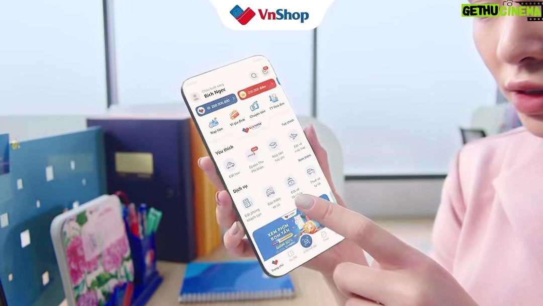Thanh Sơn Instagram - Điều gì ảnh hưởng đến quyết định mua sắm của Sơn? Hồi còn trẻ, đồng tiền trong ví chưa nhiều, Sơn thường bị thu hút bởi những gì rẻ. Càng rẻ càng thích, cái gì được cho free thì càng mê. Nhưng lớn rồi, mới hiểu chất lượng là ưu tiên đặt lên hàng đầu. Vì vậy Sơn thường mua sắm hàng chính hãng tại VnShop. Cam kết 100% hàng chuẩn, lại có hoá đơn và bảo hành đầy đủ rất yên tâm. Mua sắm VnShop trên Ví VNPAY và các ứng dụng ngân hàng ngay nha! #VnShopNgay #GiaDungChinhHang