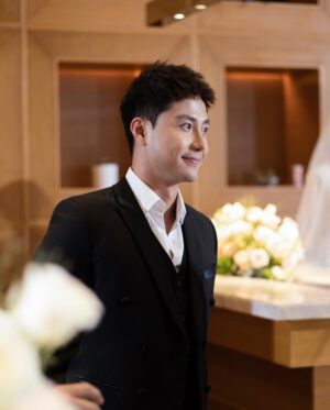Thanh Sơn Instagram - Lần đầu tiên tham dự một show thời trang của mình 😄
#Celebrating10YearsofRomance #ChungThanhPhongBridal #JWMarriottHanoi
