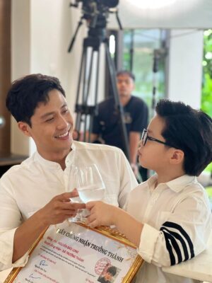 Thanh Sơn Instagram - Một hành trình dài đã kết thúc 🥹
Hành trình tìm kiếm câu trả lời cho câu hỏi ..
"Thế nào là một gia đình hạnh phúc ? " 

Lễ trưởng thành của gia đình ông Toại 

#Gđmvbtl
#VFC