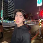 Tharatorn Jantharaworakarn Instagram - รอข้ามถนน