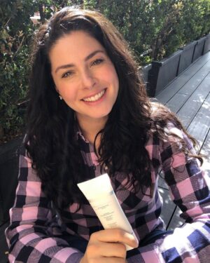 Thelma Madrigal Instagram - Debo confesar que hay días en los que olvido ponerme bloqueador 😬
Ups!  A ustedes les pasa? 
También les digo q estoy haciendo todo para que ponerme bloqueador sea parte de mi rutina diaria y más en días como hoy que el ☀️ está a todo lo que da. #skincare 
#UltraProtectionIK
#InfinitekCare 
@infinitekparis @infinitekparis.us  @infinitekparis.mx