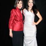 Thelma Madrigal Instagram - Una de las actrices que más he admirado y querido. Helena soy tan afortunada de haber trabajado contigo y saber que la elegancia y la sencillez pueden ir de la mano. Nunca olvidaré tus palabras. Descansa en paz y un abrazo muy fuerte a toda tu familia…. vete a volar.🫶🏼 💫 @helena.rojo.oficial @vaniarp24 Mexico City, Mexico