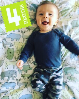 Thelma Madrigal Instagram - Ayer recordaba el día q decoramos su cuarto, cuando compramos su cuna, cuando jugábamos con su ropa de recién nacido... Y con la misma emoción que nos preparábamos para su nacimiento lo recuerdo 🤗😊 y así de rápido hoy cumple 4 meses mi #babytortu.