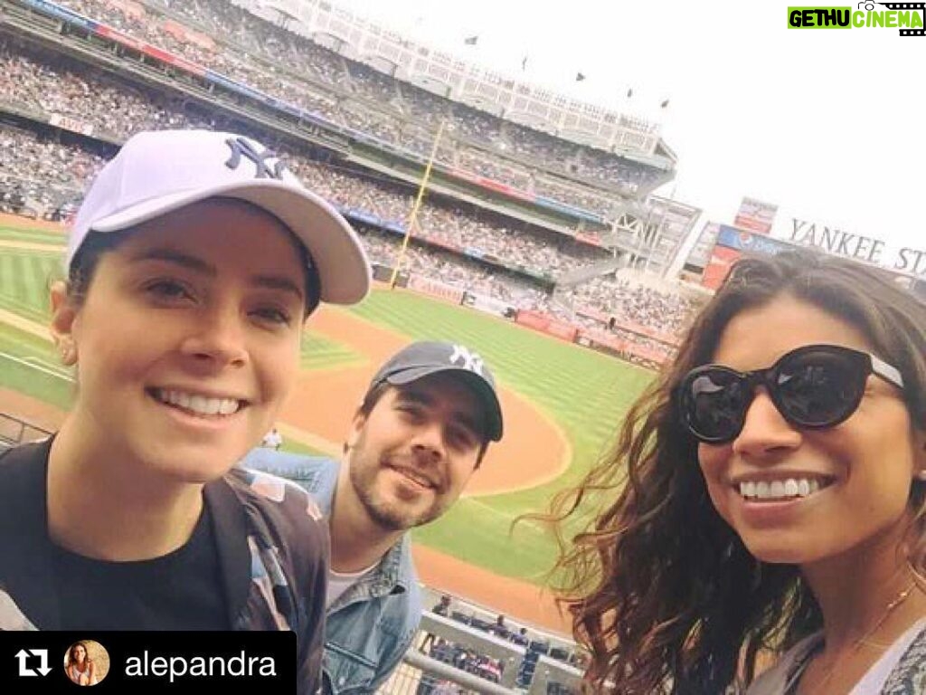 Thelma Madrigal Instagram - #Repost @alepandra with @repostapp ・・・ Lets go Yankees!!! 👏🏽👧🏽🐢🐢👶🏻 #Yankees #NYC Yankee Stadium