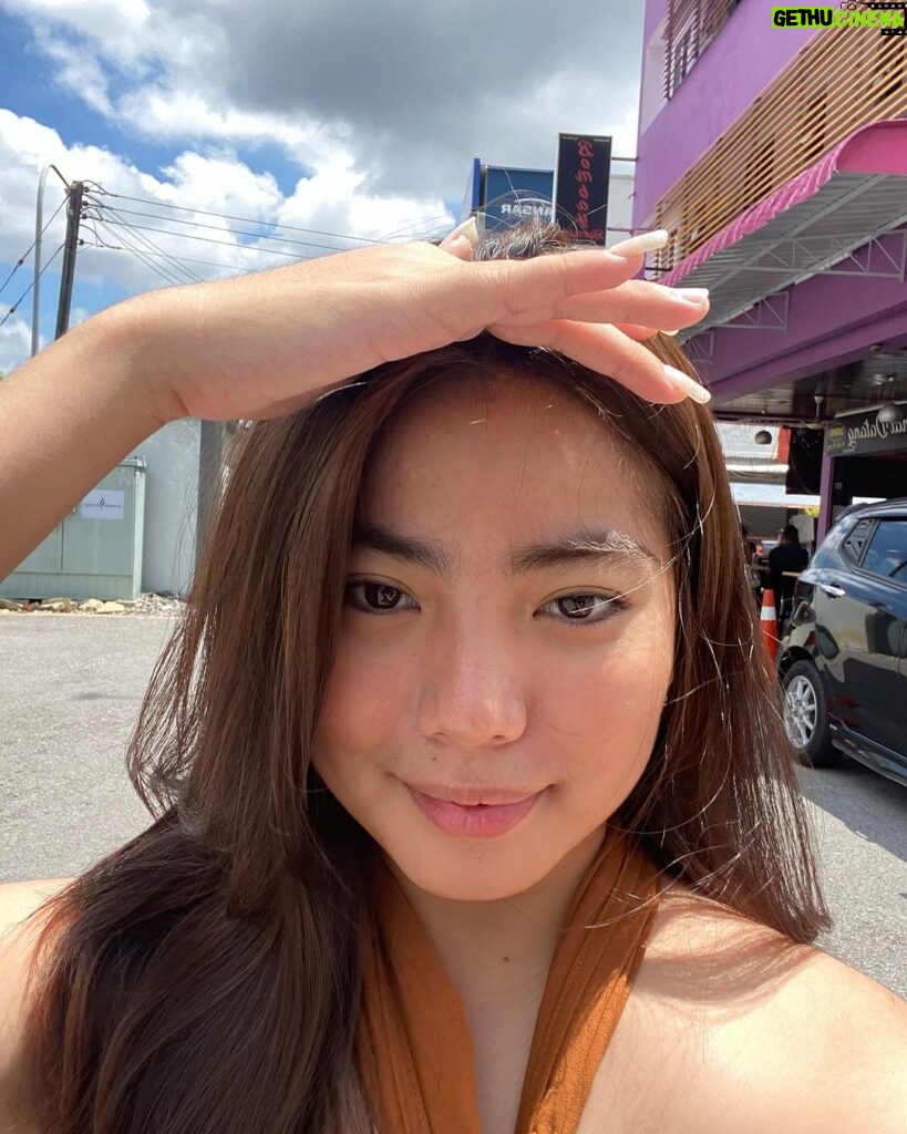 Therese Malvar Instagram - Other than the amazing team behind AIFFA, I am also extremely happy with my short but wonderful stay here in Kuching! (Second time here and my tummy is happy as always!) Delicious foood (plus fun company) 😩! It’s no wonder why Kuching was hailed as one of the cities of gastronomy! I will surely miss all the food trips (w/ beautiful views) huhu Kuching, Malaysia
