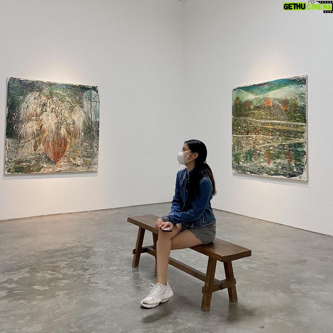 Therese Malvar Instagram - throwback to visiting the beautiful exhibits in @silverlensgallery 🎥❤️