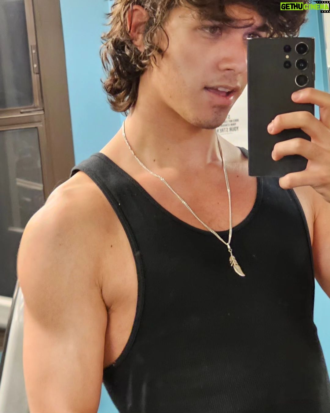 Thiago Vernal Instagram - Febrero empez贸 bonito 馃尮馃枻 New York City
