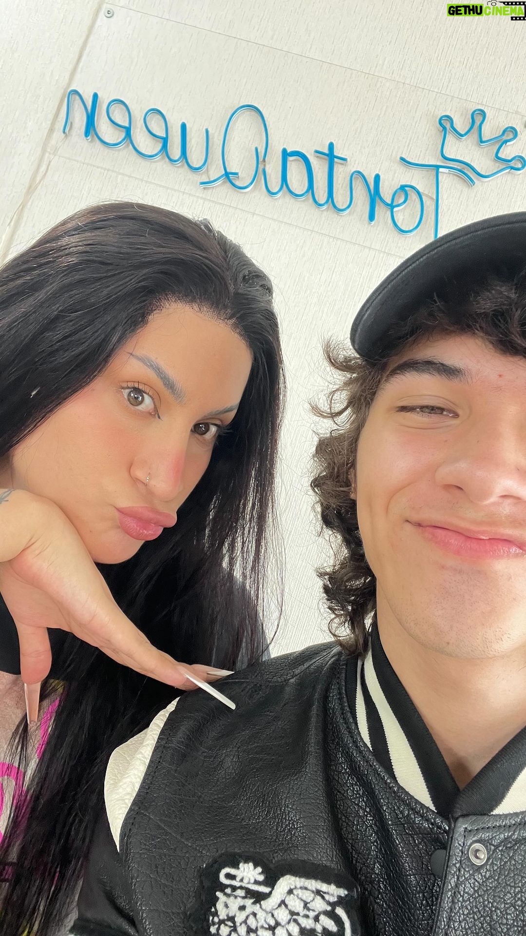 Thiago Vernal Instagram - Todos tenemos un amig@ asΓ AJDKAJAJAJ πππ«Άπ» @tontaqueen
