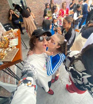 Thiago Vernal Instagram - TEAM ADIDAS! @adidaspe ❤️🧡💛💚💙💜 #Letlovebeyourlegacy 
Feliz de pertenecer a esta hermosa familia! Que nadie te diga cómo debes ser feliz! Ama a quien tu corazón te diga! 💕