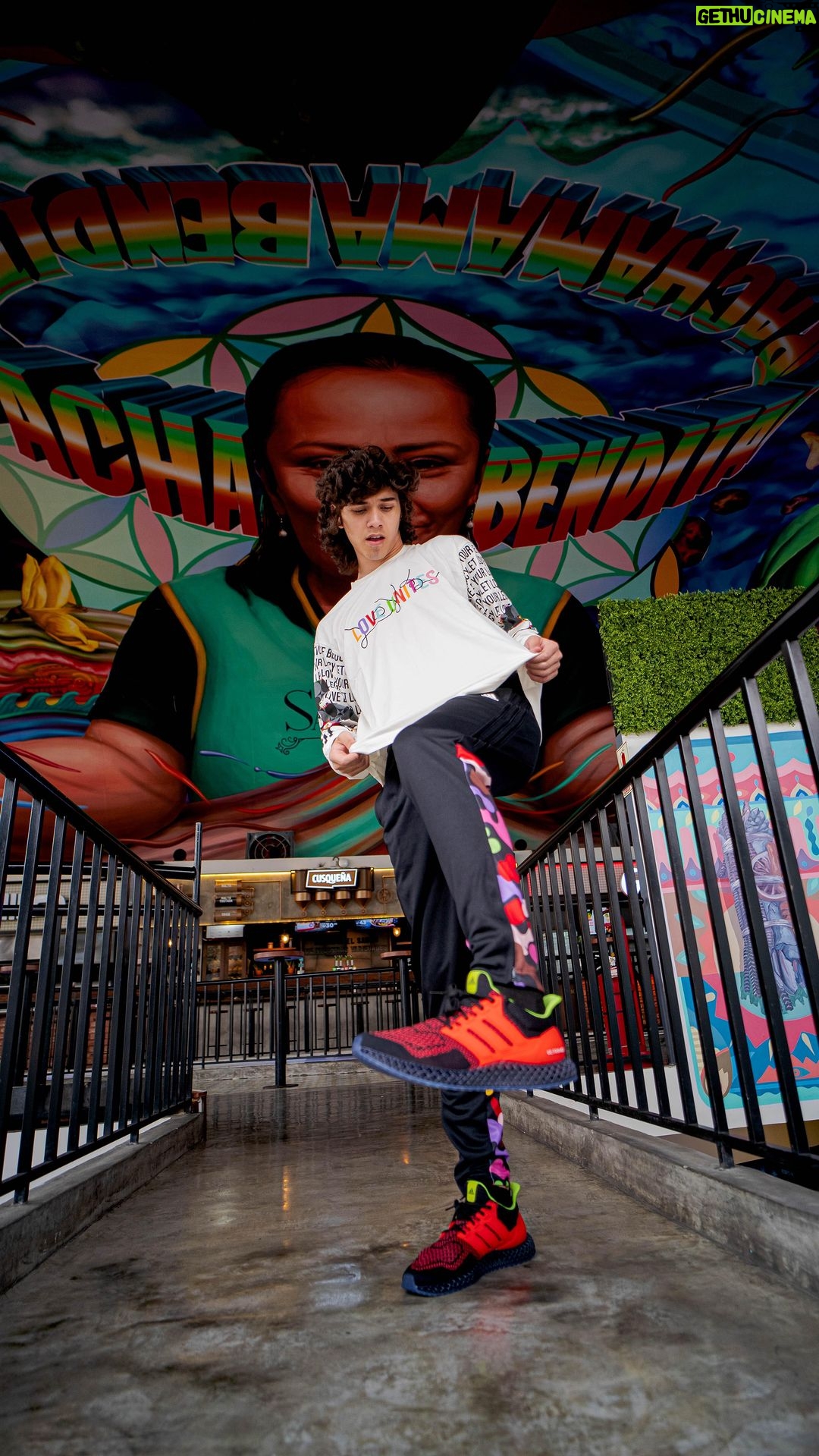Thiago Vernal Instagram - Este mes del orgullo adidas se suma con un legado TOP 🔝 #letlovebeyourlegacy !! Ama a quien tu corazón te diga, sin miedo ni prejuicios! ❤️ #Creadoconadidas @adidaspe