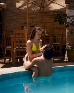 Thiago Vernal Instagram - Me haces sentir la punta del iceberg, eres un completo shot de expreso en mi vida y muchísimas cosas más. FELIZ DIA MI ❤️ @adriana_campossalazar