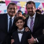 Thiago Vernal Instagram – Ayer fue una noche super especial 🥺💕 regresó un Thiaguito de la última foto. Estoy super agradecido con la vida de haberme dado la oportunidad de participar en una película así! De poder hacer lo que más me gusta ❤️ gracias @bigbangfilmspe por una noche inolvidable! Muchísimas gracias a las personas más importantes por estar ahí! A mi familia por el apoyo incondicional desde el primer día! Y a ustedes por nunca dejar de apoyarme >>
Este jueves 27 de Julio estrena #lapeordemisbodas3 y vamos a LLENAR esas salas de cine porque se van a matar de risa!
