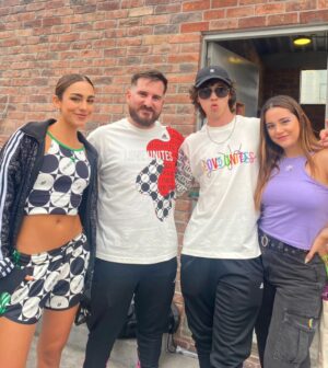 Thiago Vernal Instagram - TEAM ADIDAS! @adidaspe ❤️🧡💛💚💙💜 #Letlovebeyourlegacy 
Feliz de pertenecer a esta hermosa familia! Que nadie te diga cómo debes ser feliz! Ama a quien tu corazón te diga! 💕