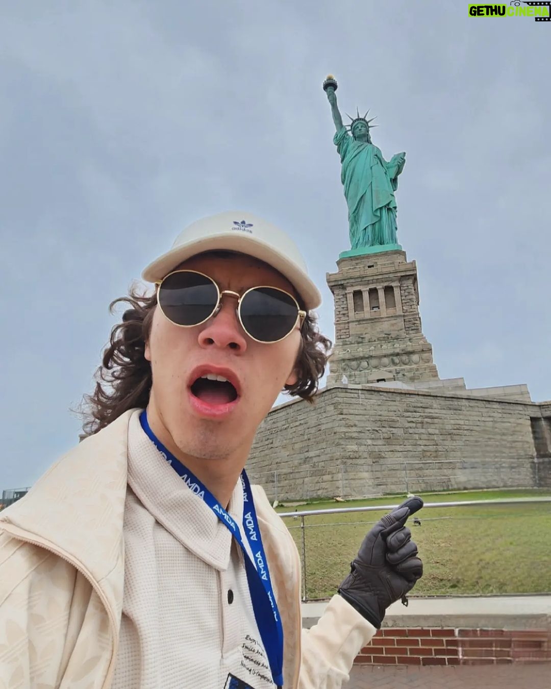 Thiago Vernal Instagram - Vivo en NY y recien te visito jij 😌🗽 Estatua de la Libertad, New York