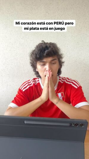 Thiago Vernal Instagram - Confío en las manos de Pedro Gallese ❤️🤍❤️