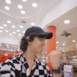 Thiago Vernal Instagram – Adiós vaquero…y 🤠 ¡Hola a un nuevo celular! 📲 Cómprate el Z Flip5 de Samsung con el programa 
“Yo Reciclo, Yo Soy Claro”, ❤️ dejando cualquier celular en desuso en los módulos de cualquier centro de atención Claro y recibe un bono para que renueves tu equipo. ¡Aprovecha! 🔥 
@samsungpe @claroperu
#Ad #Publicidad
SAMSUNG ELECTRONICS PERU S.A.C.  RUC: 20300263578
