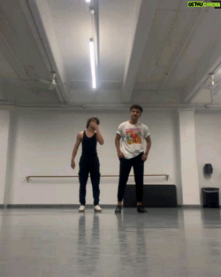 Thiago Vernal Instagram - Febrero empez贸 bonito 馃尮馃枻 New York City