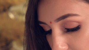 Thivya Naidu Instagram - Nails and lashes extension by @fabulash.my ❤️ GRAB their Diwali offer now !!! Beautiful makeup by @brriyanjohn.official 
Accesories @tara_authentic_official 
Shot by @g.v.kathir 
@c.kumaresan 
Saree @yanasareecollections 
Blouse @saratha_fashion_tailoring 
@theeba.saree_petticoat 
#diwalishoot📷 #comingsoon #natchathiradeepavali 
#2019 
#brriyanjohndiwali