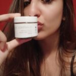 Thivya Naidu Instagram - Swipe right 👉👉 Multi-masking is all about mixing and matching a few skincare masks for your ultimate facial. This is because sometimes, a single mask isn't enough to suit all of your facial needs. And that's especially true if you have combination skin like me. I experience oiliness in my T-zone are and the other parts of my face are dry. It is worth trying multi-masking if you are someone with combination skin. I have applied the Charcoal Clay Mask on my T-zone and the Pink Clay Mask at the other areas of my face. Both these masks are from @thesoaphaus.my The pink clay mask has brighten my face as it mildly detoxes your face. The charcoal clay mask on the other hand is specially formulated for oily skin. It draws out impurities like dirt and oil from the skin's surface and helps leave your skin looking noticeably brighter, feeling clean and velvety-smooth.I personally love this product and I guess u guys shall try it too!! #thesoaphausmy #skincaretips #facemask #rosepinkclaymask #charcoalmask