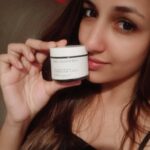 Thivya Naidu Instagram - Swipe right 👉👉 Multi-masking is all about mixing and matching a few skincare masks for your ultimate facial. This is because sometimes, a single mask isn't enough to suit all of your facial needs. And that's especially true if you have combination skin like me. I experience oiliness in my T-zone are and the other parts of my face are dry. It is worth trying multi-masking if you are someone with combination skin. I have applied the Charcoal Clay Mask on my T-zone and the Pink Clay Mask at the other areas of my face. Both these masks are from @thesoaphaus.my The pink clay mask has brighten my face as it mildly detoxes your face. The charcoal clay mask on the other hand is specially formulated for oily skin. It draws out impurities like dirt and oil from the skin's surface and helps leave your skin looking noticeably brighter, feeling clean and velvety-smooth.I personally love this product and I guess u guys shall try it too!! #thesoaphausmy #skincaretips #facemask #rosepinkclaymask #charcoalmask