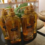 Thivya Naidu Instagram - Showering just got easier with Shokubutsu Mochi Hada Face and Body Shower Range Series! I Inspired by Japanese skincare traditions, rich with Tsubaki and Rice Bran Oil😇 it gives us a double action of cleansing and moisturising our face and body at the same time. Well, we simply don’t have time to moisturise and take care of our skin on the body as much as our face !!! So this Skokubutsu Mochi Hada Face & Body Shower Oil & Shower Lotion will be ur right choice 🥰I’m addicted to this and thus keeping my skin hydrated and smelling really good! 😍thank u @shokubutsumalaysia for sharing good skincare tips and @urbanretreatspamy thanks for ur hospitality! Enjoyed it ❤️ For people with dry skin, get a sample for yourself by going to Shokubutsu’s Mochi Hada roadshow at Orange Concourse Sunway Pyramid from 30th July to 4th August! ! 😍 #loveyourfaceloveyourbody #showeronmochisoftskin @shokubutsumalaysia @kols.asia Urban Retreat Spa