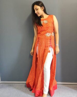 Thivya Naidu Instagram - For @massakaliofficial grand launch today !

Check out their  beautiful collections  @massakaliofficial 
Photo credits : @bhogalakshmi