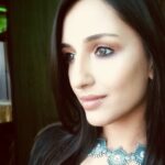 Thivya Naidu Instagram - Confidence is silent... 😌 Makeover by @brriyanjohn.official