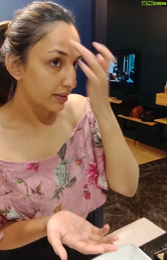 Thivya Naidu Instagram - * Remove ur makeup and cleanse your skin 1)The SoaphausTumeric Mask Leave it for 10-15 minutes .This face mask revitalises and refreshes dull and tired skin! 2) Gently rinse with lukewarm water 3)The Soaphaus Orange Antioxidant Face Toner Personally I love this toner!! I was out off facial cottons so I had to use my hands instead 😘This toner is extremely refreshing!!!❤ 4)The Soaphaus Bergamot Face Serum Take a moderate amount and apply on ur face and neck evenly 5)Continue with The Soaphaus Lily Noir Face cream 6)Body Shop Spf 50 I've Top it off with SPF *SPF’s are meant to be used every 2 hours depending on which spf u have. 7) The Soaphaus Lip Serum Moisturise ur lips 💋 The important steps of a skincare routine is Cleanse,Tone&Treat and moisturise.The additional products are just an extra additional routines to a skincare routine to enhance your skin health.Please customise it as needed. For eg; -You can use the facial oils after the serum if its going to be a day at home -You can use the honey scrub mask without following with a cleanser,just proceed with the toner -Clay masks don’t necessarily need to be followed with cleansers and only twice/thrice a week Soaphaus products are very gentle on the skin and it’s extremely refreshing. Note :Love these products! Highly recommended as it works extremely well on my dry skin ..it keeps my skin hydrated all day! Thank you @thesoaphaus.my