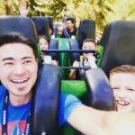 Thomas Beatie Instagram - C'est vendredi! 😁👨‍👩‍👧‍👦🎉 TGIF! Six Flags Magic Mountain