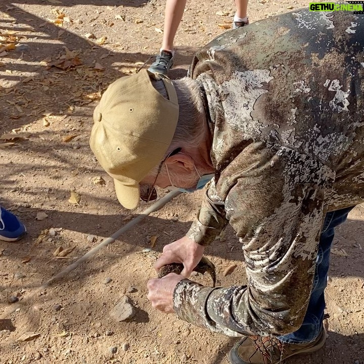 Thomas Beatie Instagram - Devinez où le poisson m'a frappé? 🤣😂🤭 Guess where the fish hit me? Sedona, Arizona