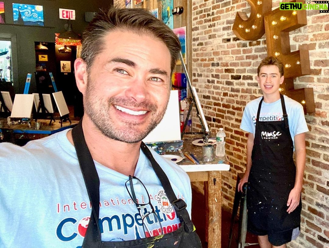 Thomas Beatie Instagram - Créer des souvenirs du temps de peinture de papa / fils à @muse_paintbar ❤️👨🎨 Creating memories of Daddy/son painting time. National Harbor, Maryland