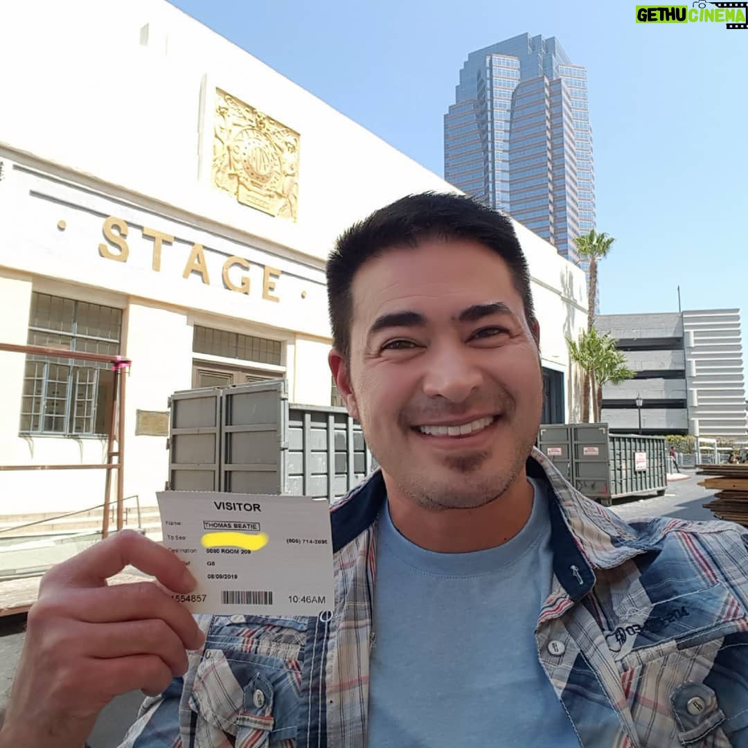Thomas Beatie - 768 Likes - Vient de terminer une audition pour une série télévisée. 🎬😁🎥💩 Just got out of an audition for a TV series.
