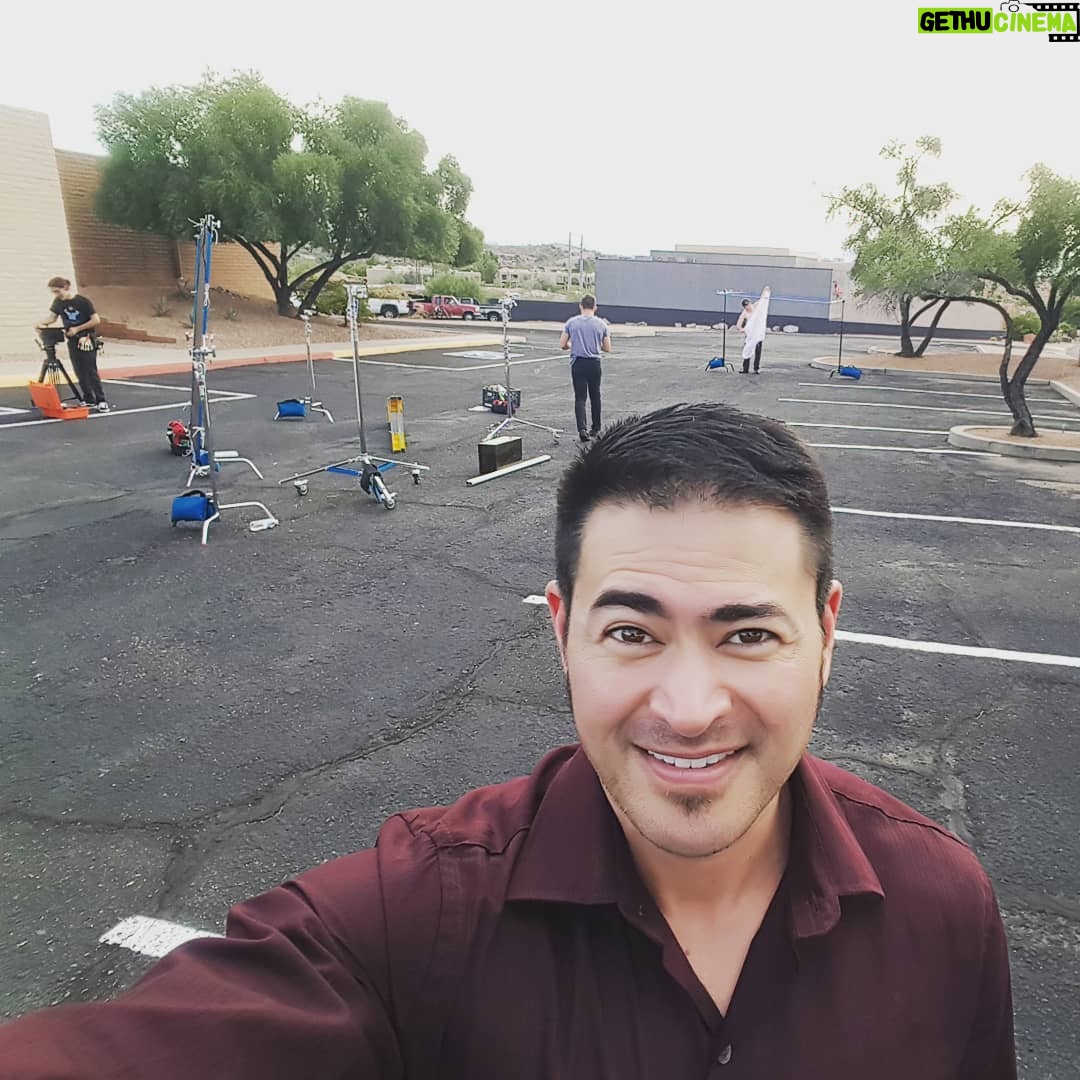 Thomas Beatie - 768 Likes - Sur le tournage d'un film aujourd'hui. 🎥🎬💩 On-set and shooting a feature film today!